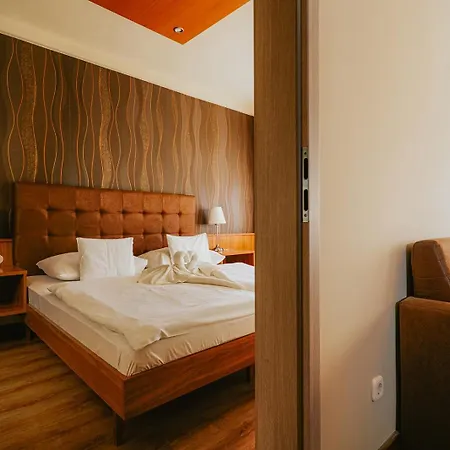 Aqua Hotel Gyula Exterior photo